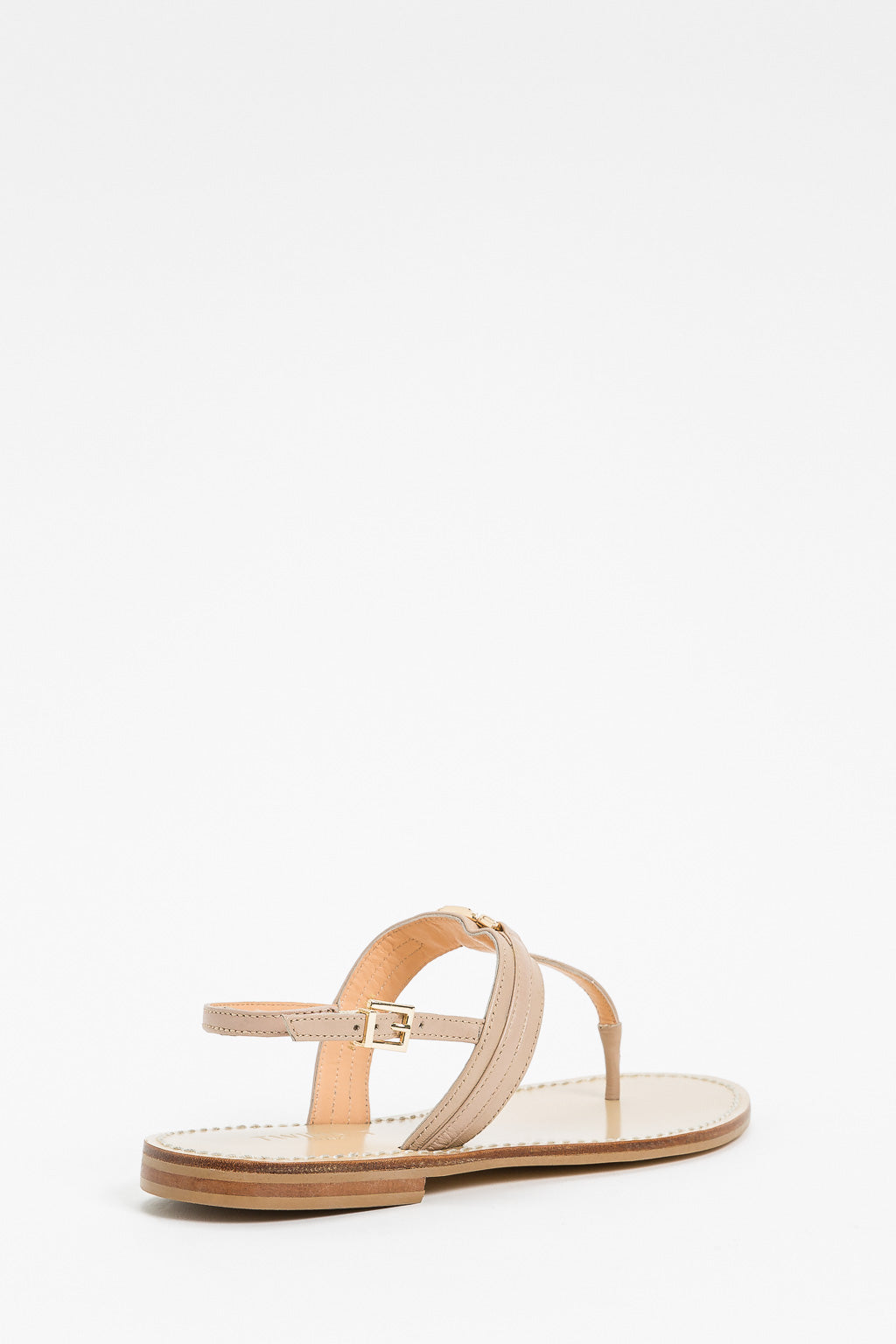 Ensemble Twinset pour ses sandales de vacances