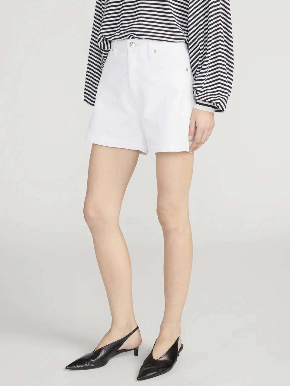 Frame The Everyday Au Natural Cream Short