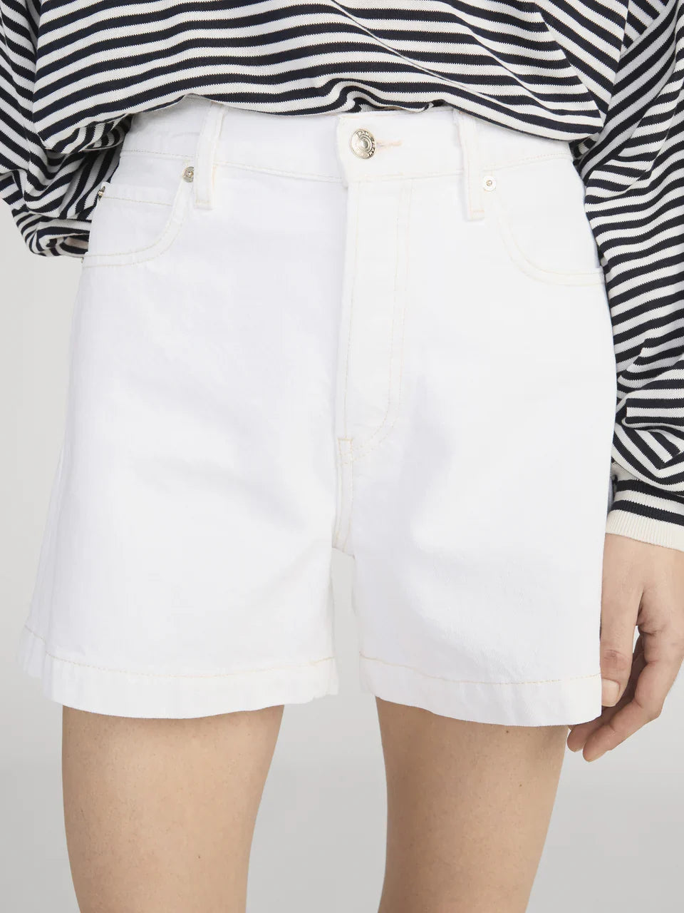 Frame The Everyday Au Natural Cream Short