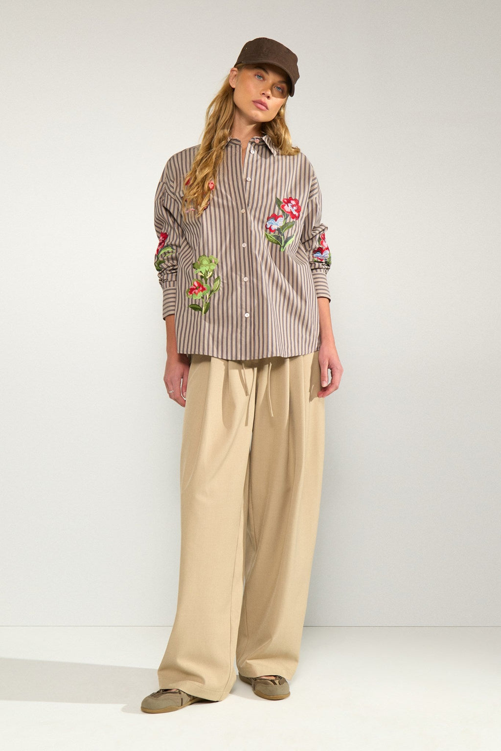 Numph Chemise brodée Nukacey - Taupe foncé