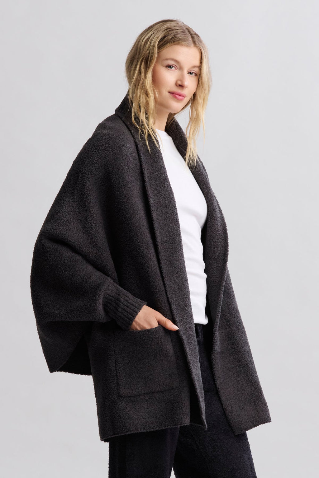 Barefoot Dreams Womens Cozychic Blanket Wrap Carbon