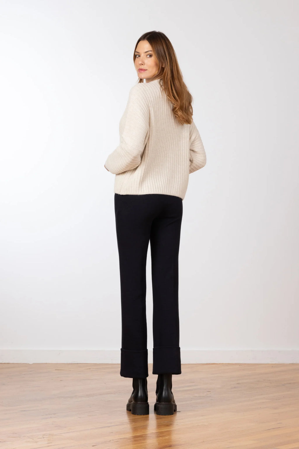 Avenue Montaigne - Bonnie Cozy