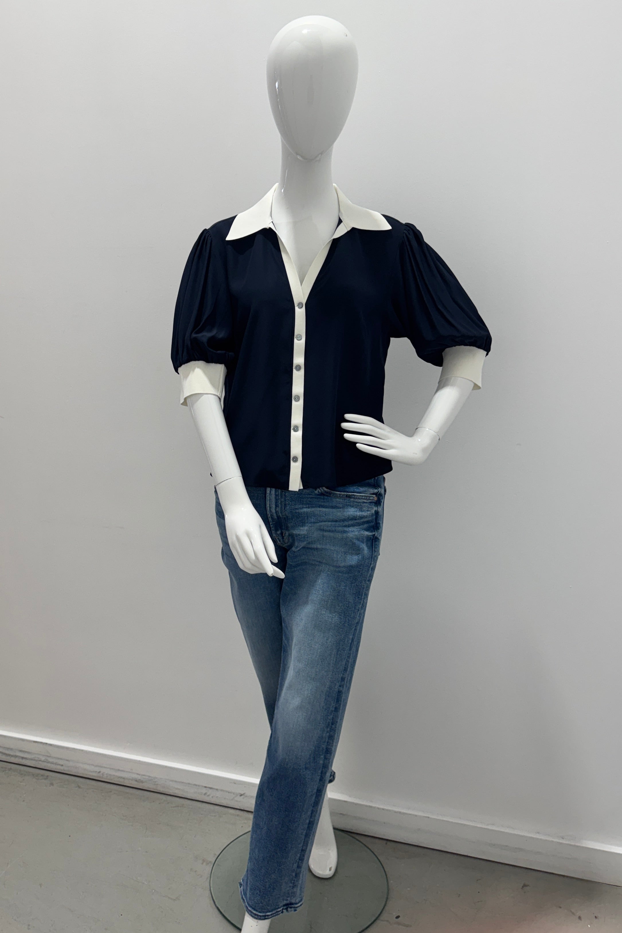 Cinq a Sept Weiley Top Silk 100% Navy/Ivory