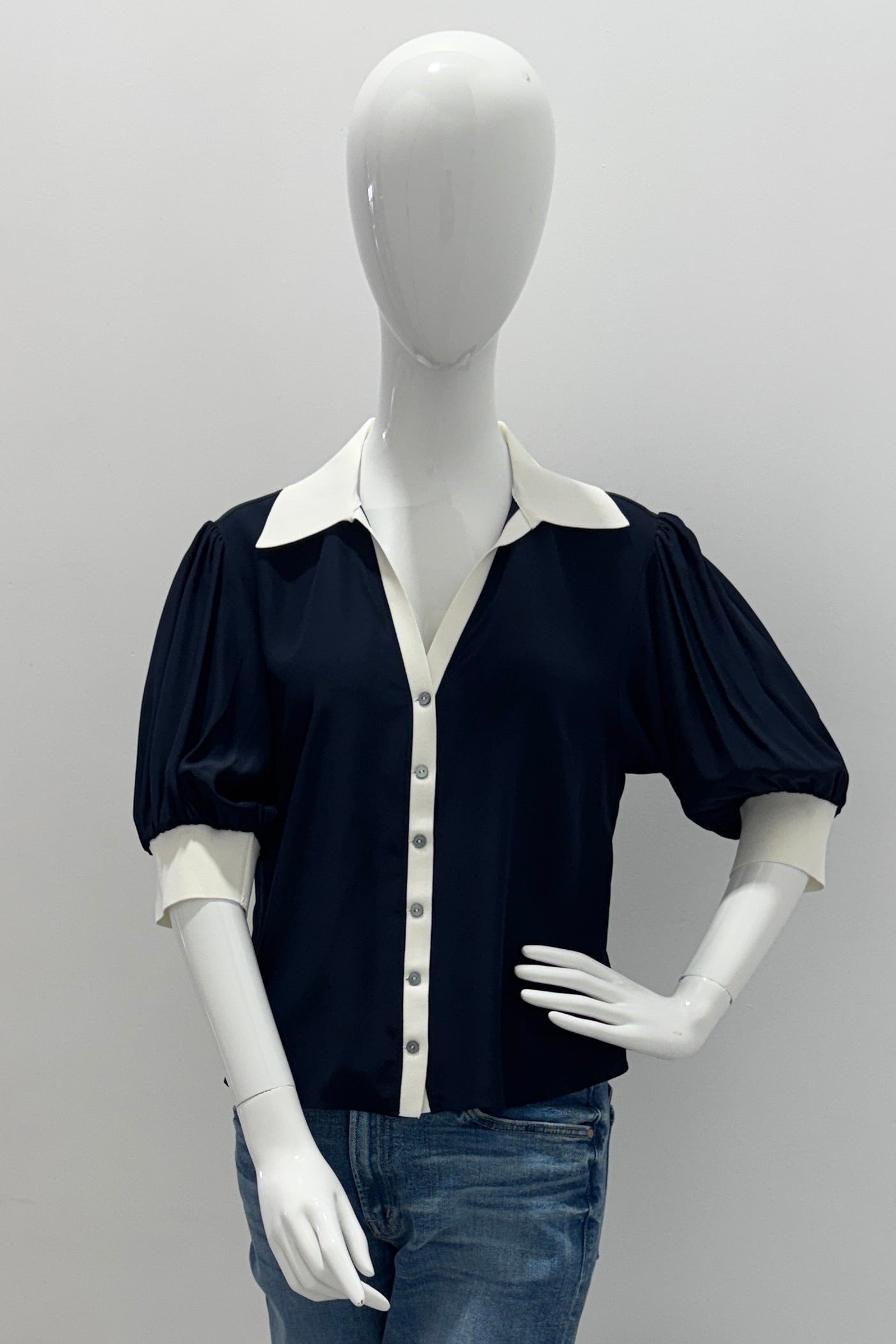 Cinq a Sept Weiley Top Silk 100% Navy/Ivory
