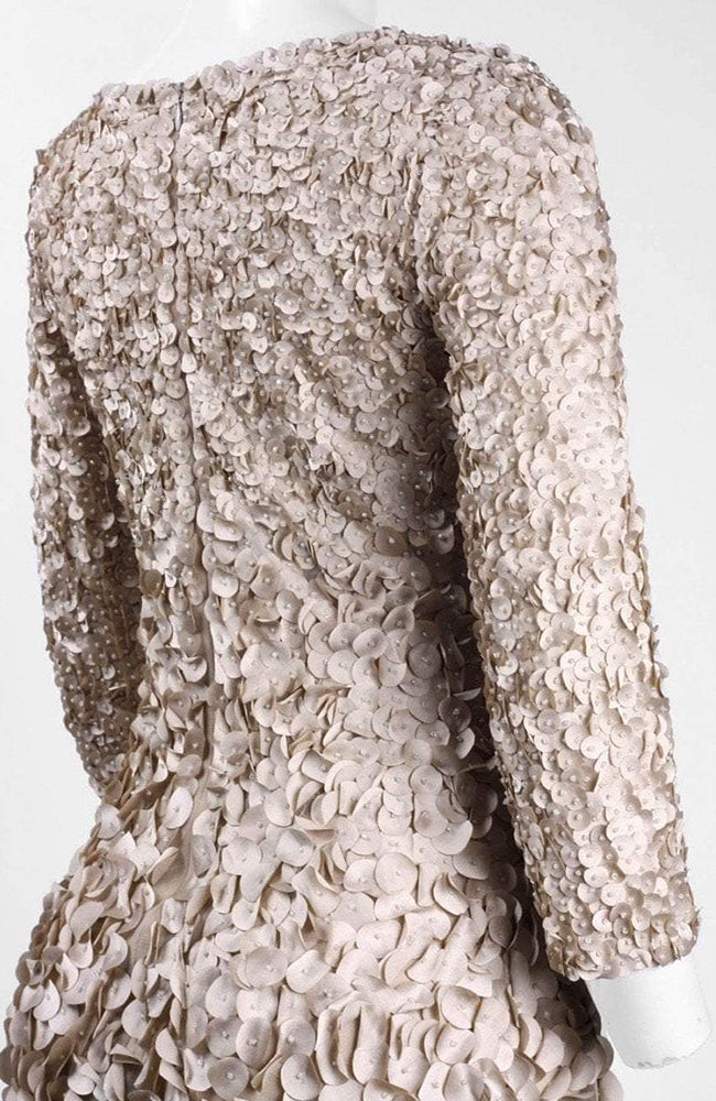 Robe Theia Petal à col en V et jupe évasée