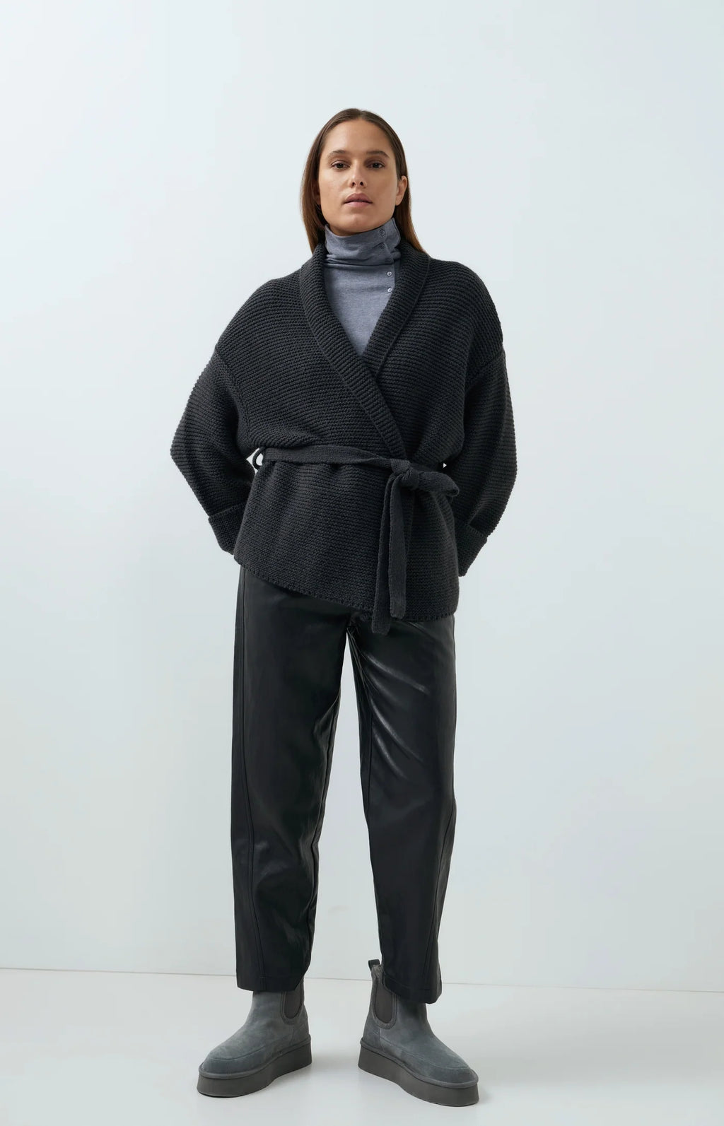YAYA Pantalon en similicuir coupe carotte avec détails de coutures